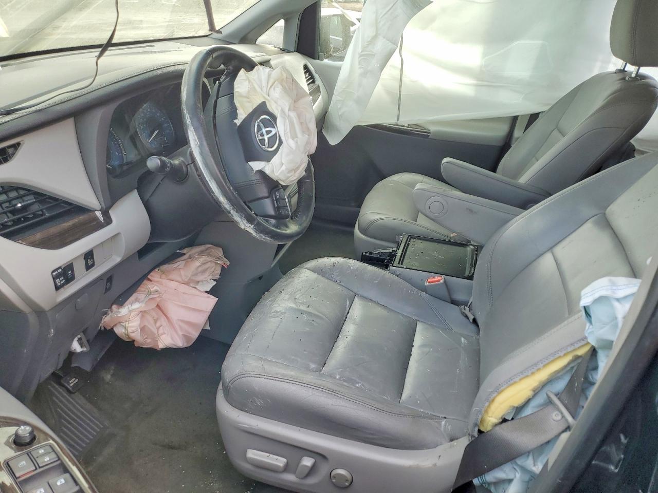 2016 Toyota Sienna Xle 8-Passenger - Фото 7