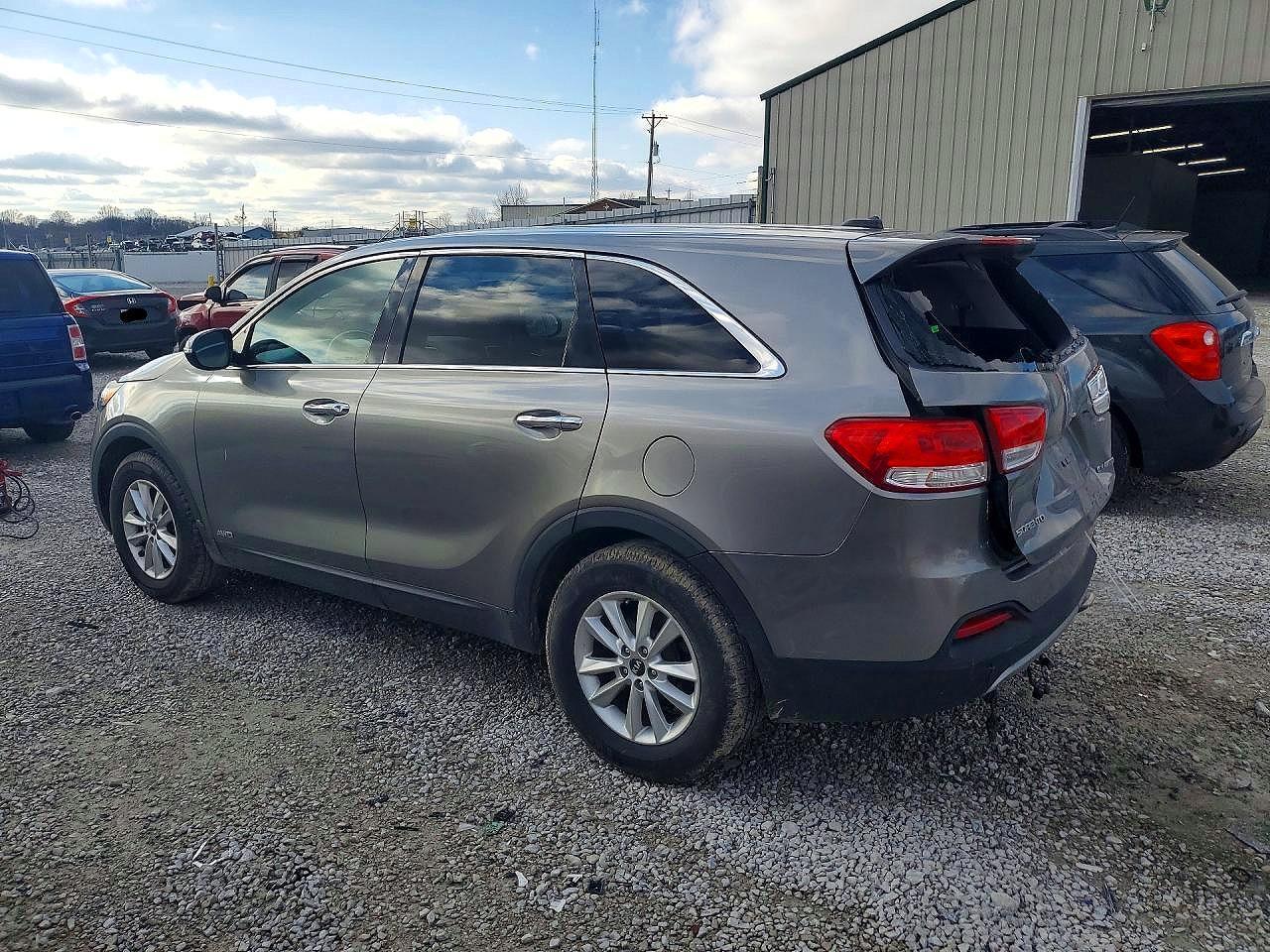 2019 Kia Sorento Lx V6 - Image 2