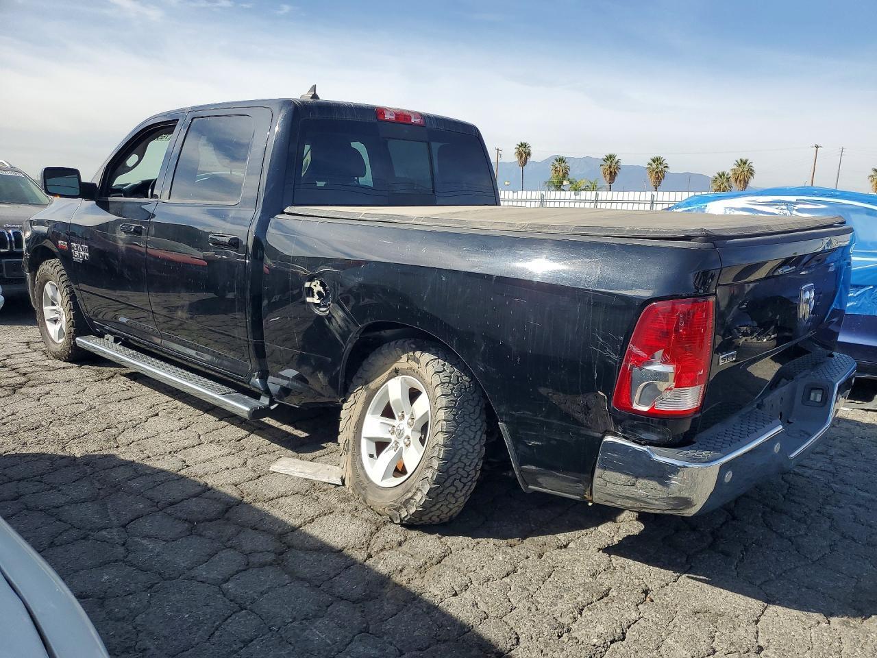 2020 Ram 1500 Classic Slt - Фото 2