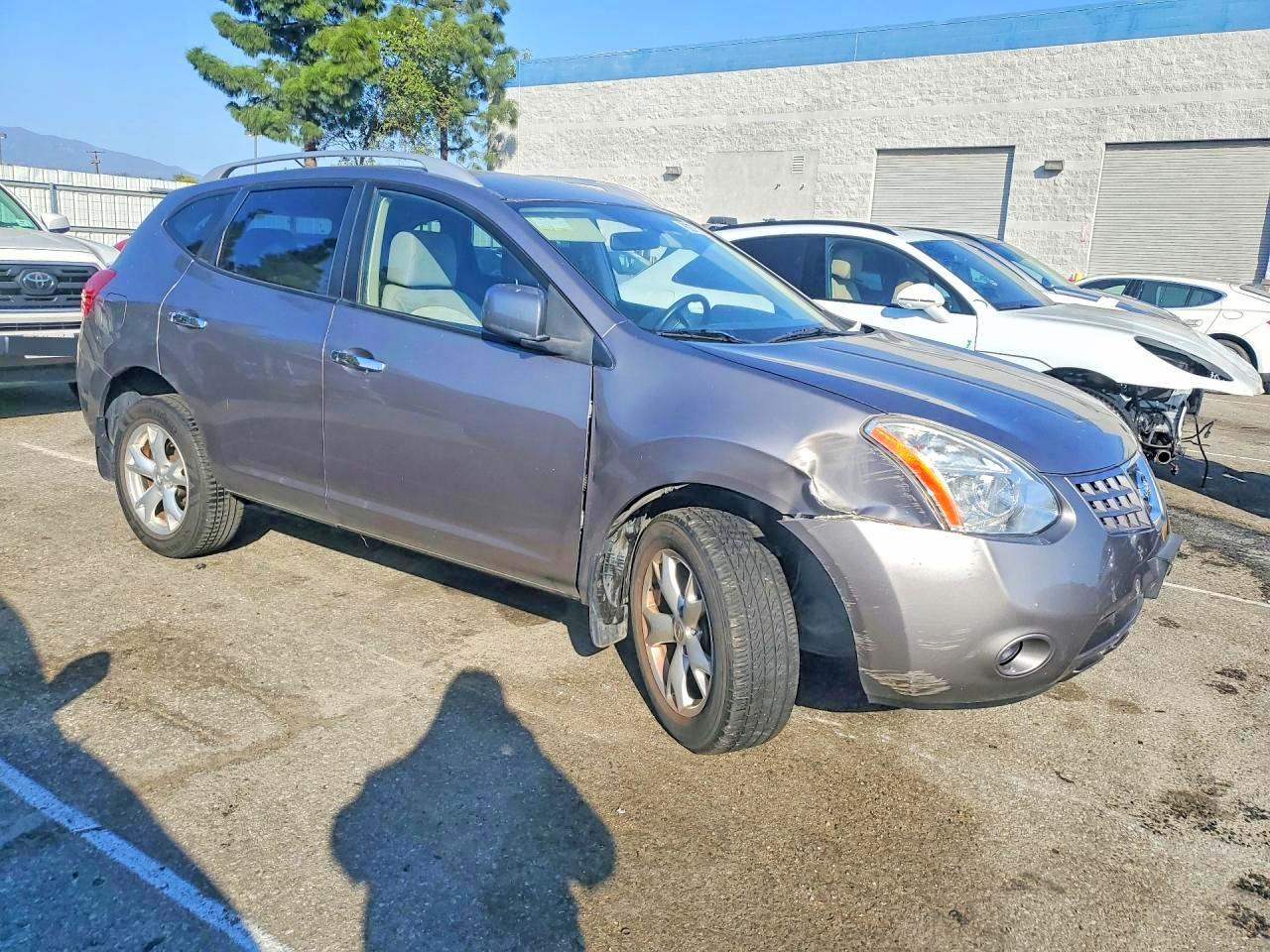 2010 Nissan Rogue - Image 4