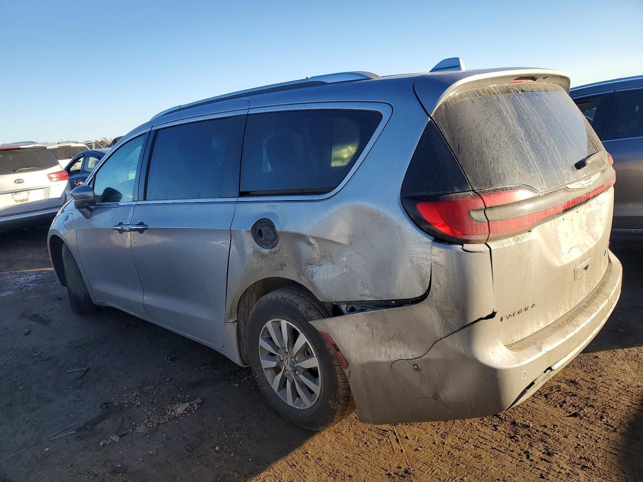 2021 Chrysler Pacifica Hybrid Touring L - Фото 2