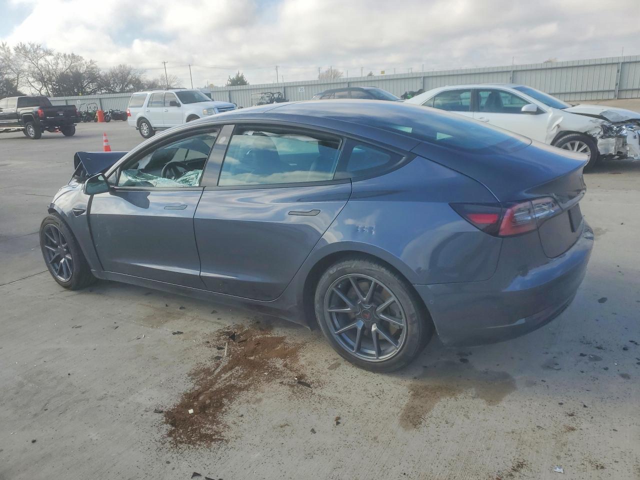 2022 Tesla Model 3 - Image 2