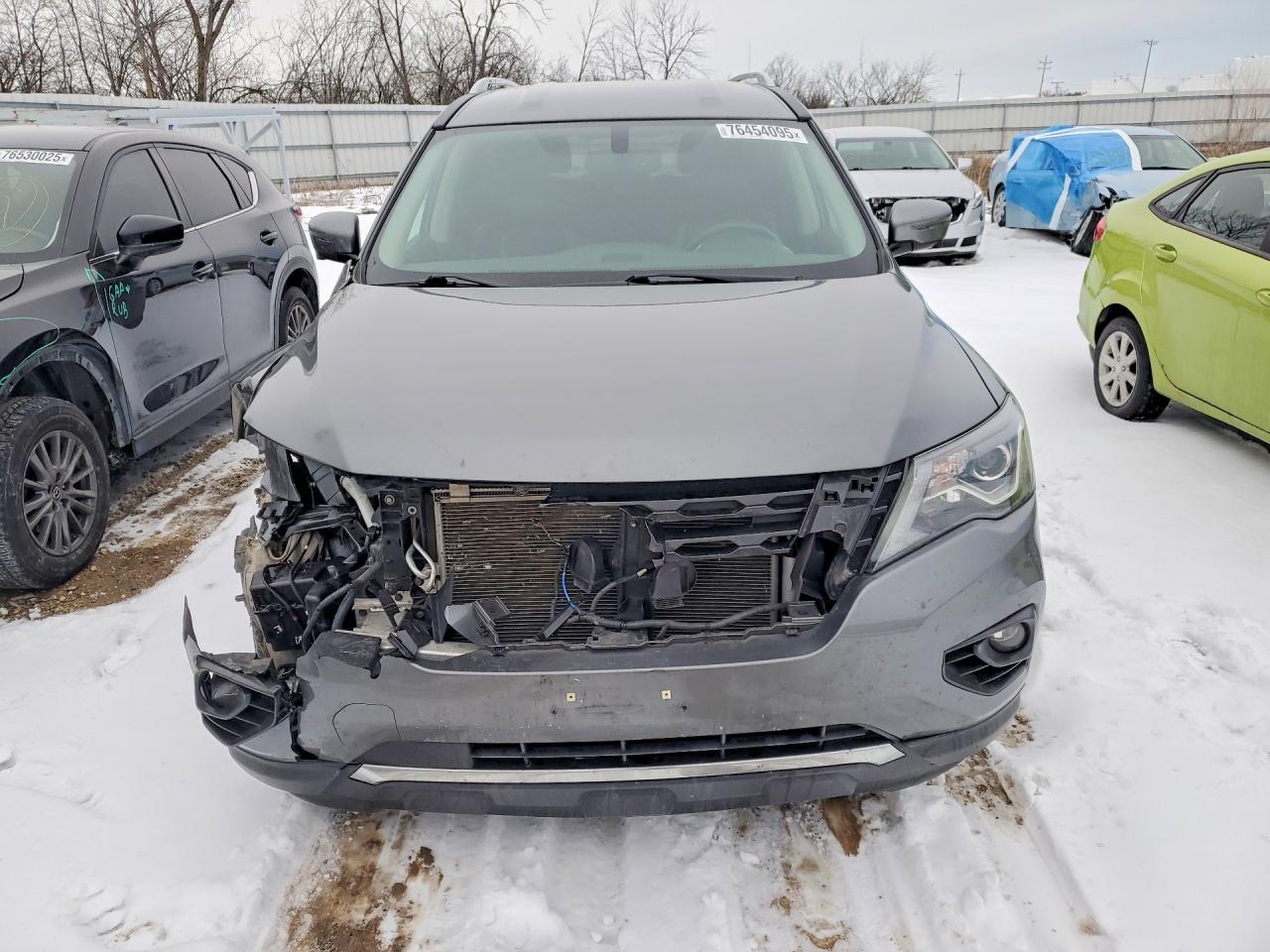2019 Nissan Pathfinder S - Фото 5