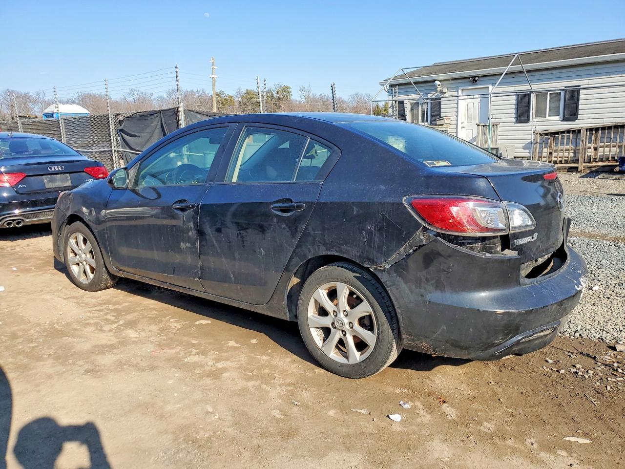 2011 Mazda Mazda3 - Фото 2