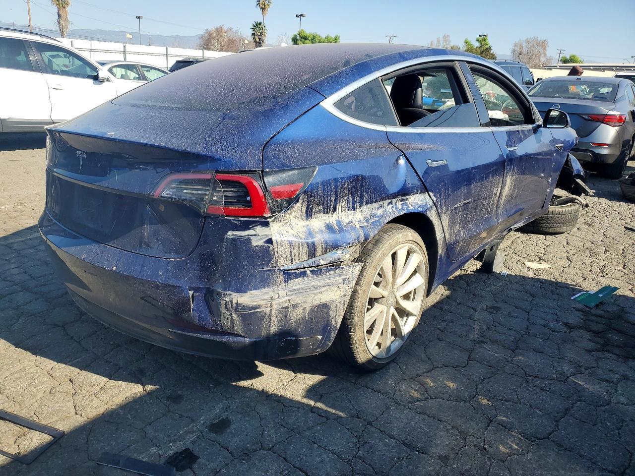 2018 Tesla Model 3 - Image 3