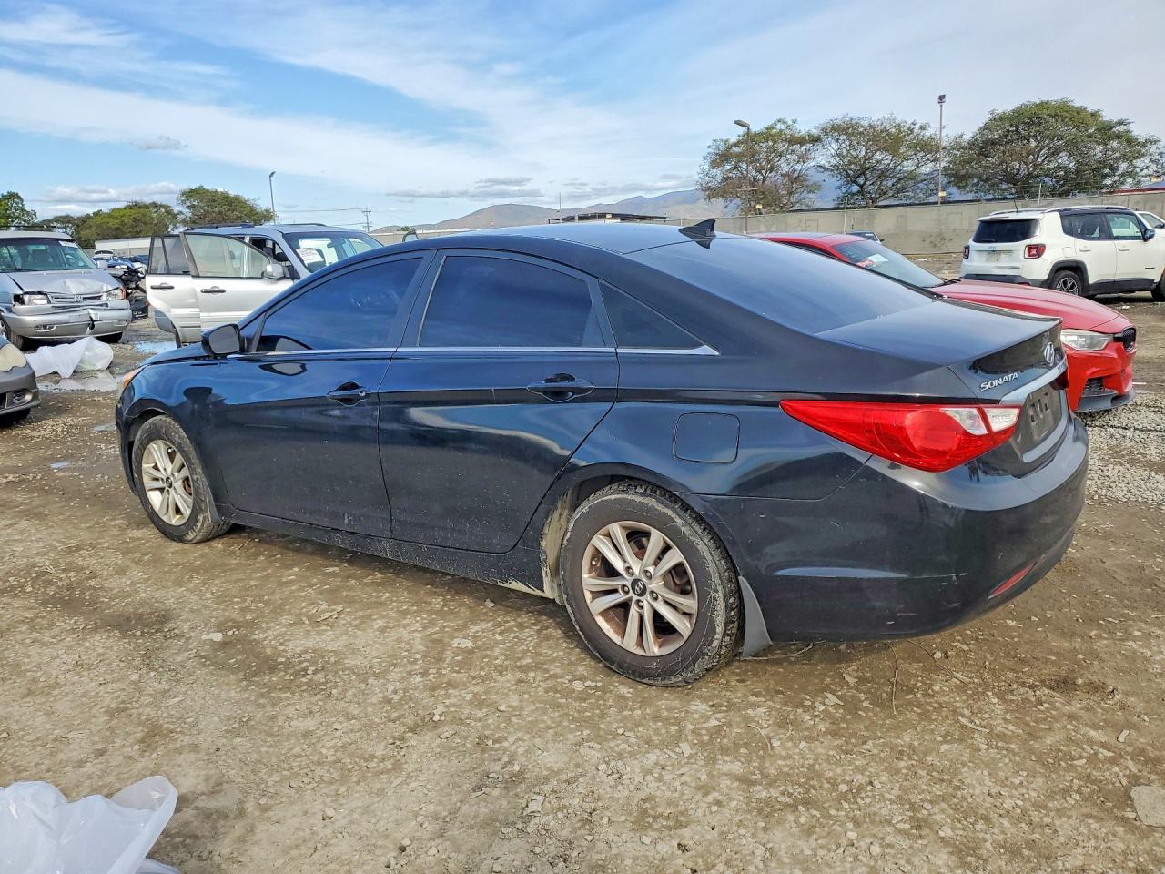 2013 Hyundai Sonata Gls - Image 2