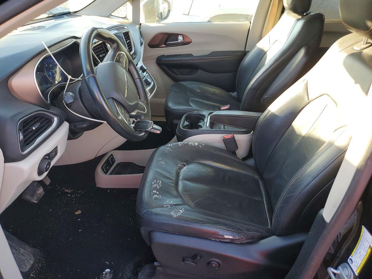 2017 Chrysler Pacifica Touring L - Image 7