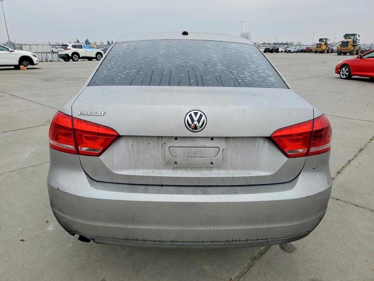 2013 Volkswagen Passat S - Image 6
