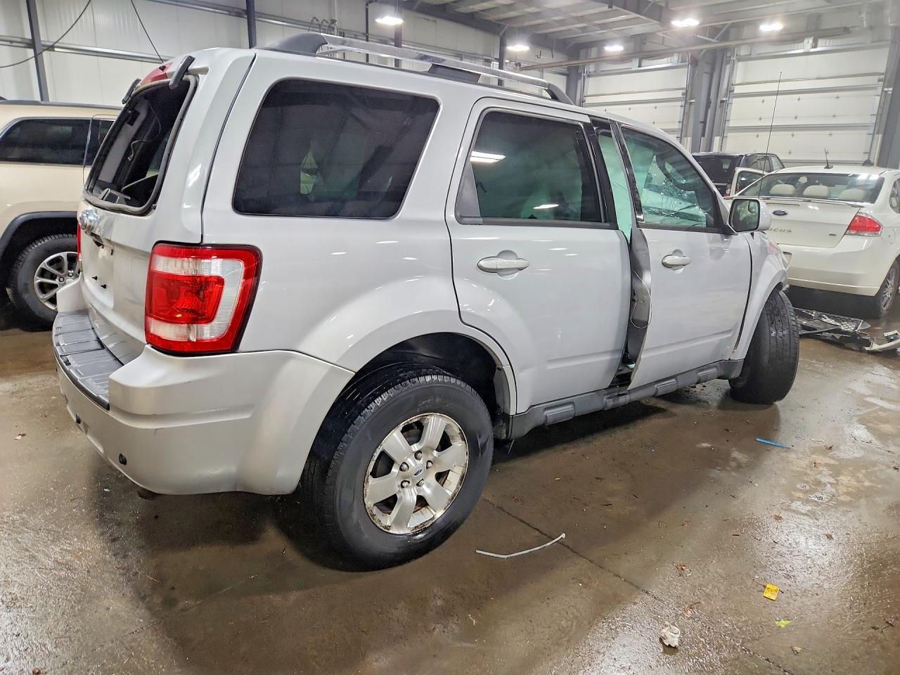 2012 Ford Escape Limited - Image 3