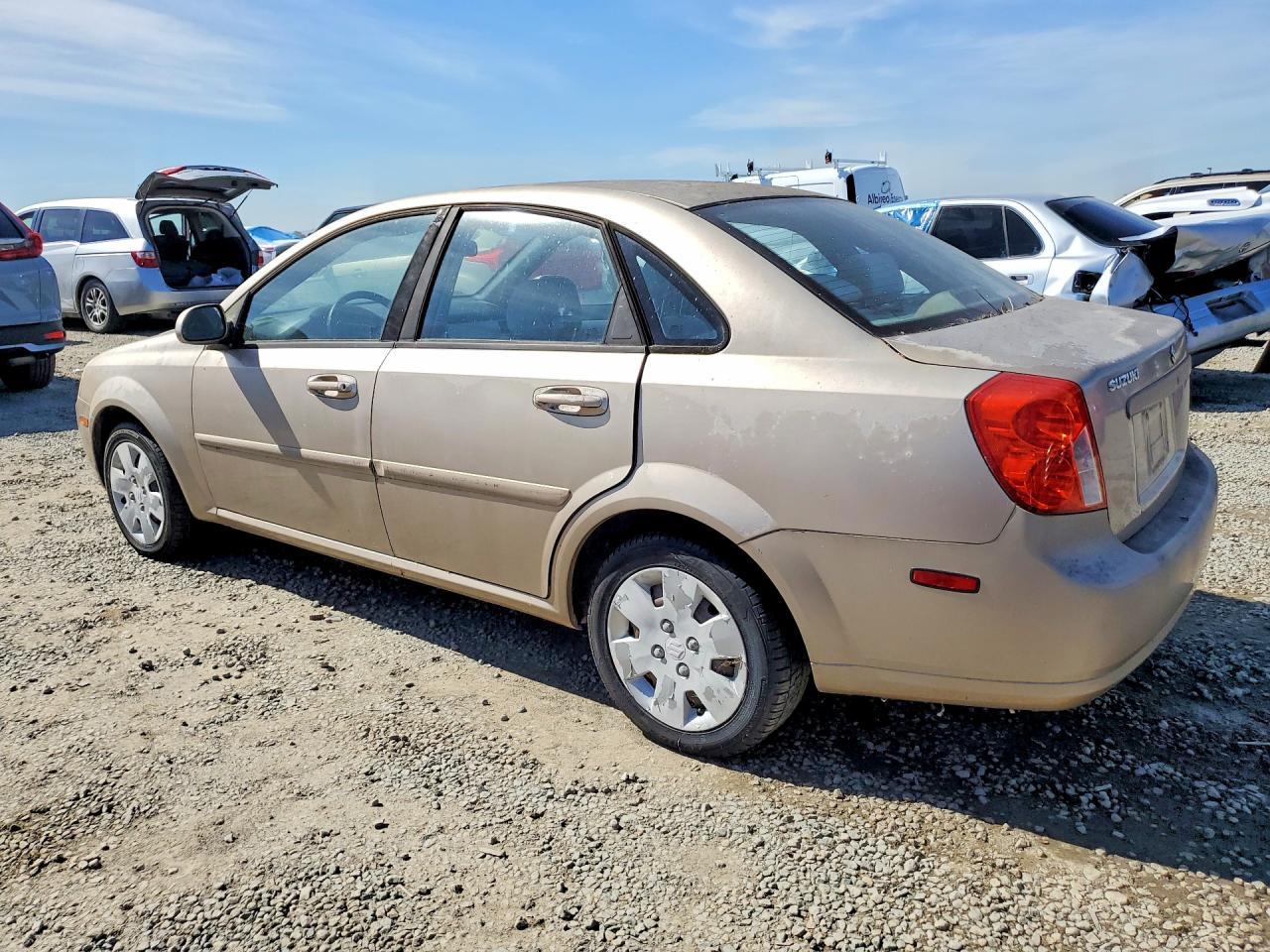 2007 Suzuki Forenza - Фото 2