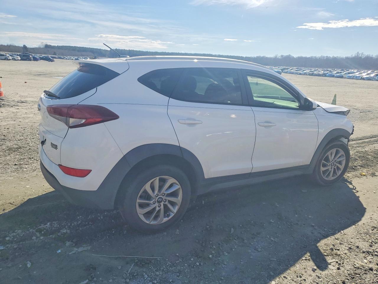 2016 Hyundai Tucson Limited - Image 3