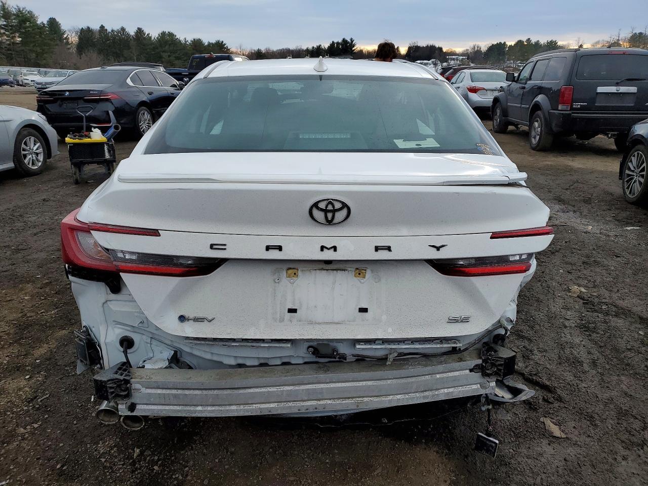 2025 Toyota Camry Se - Image 6