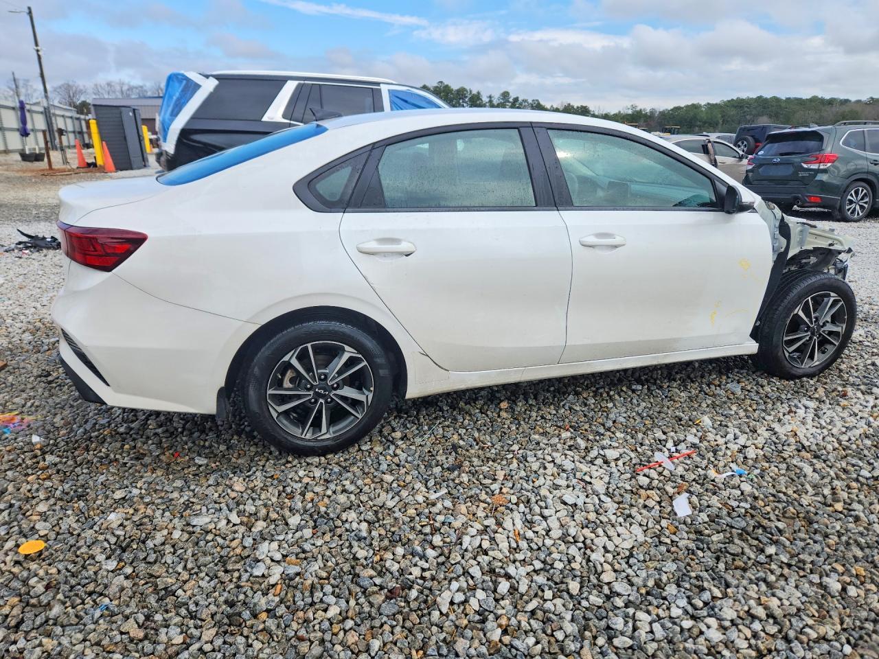 2024 Kia Forte Lxs - Image 3