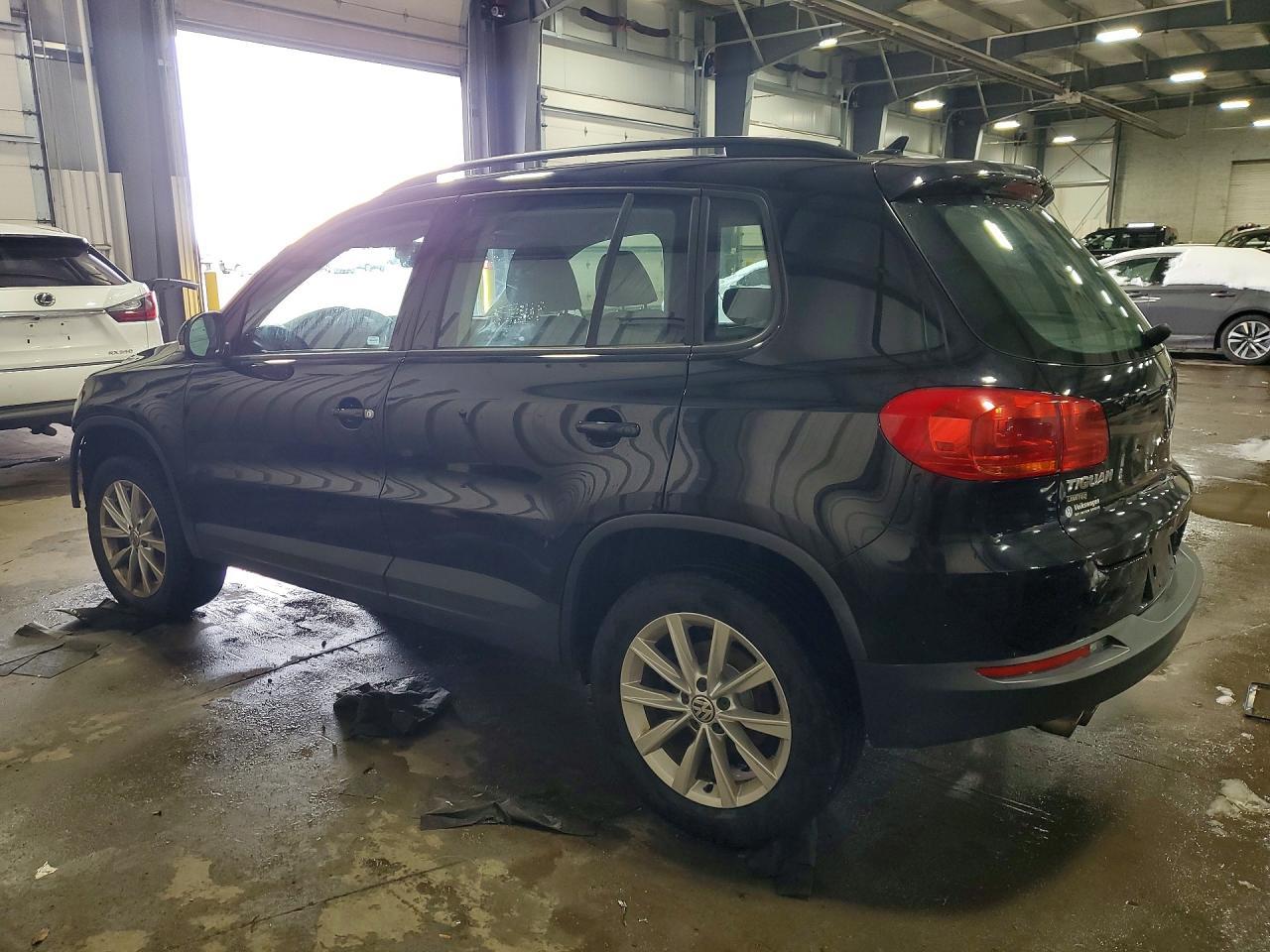 2018 Volkswagen Tiguan Limited - Image 2