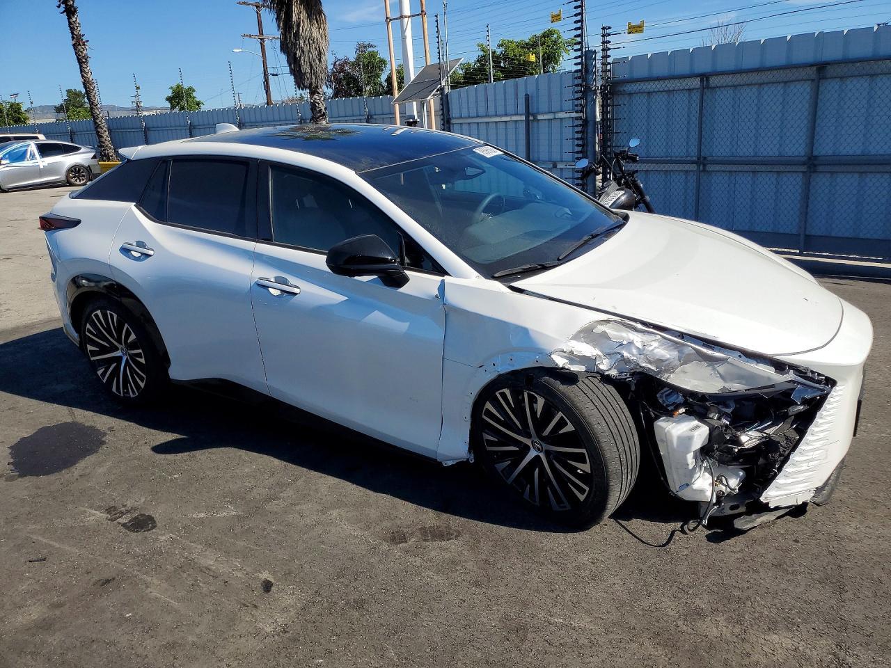 2024 Lexus Rz 300E Premium - Image 4