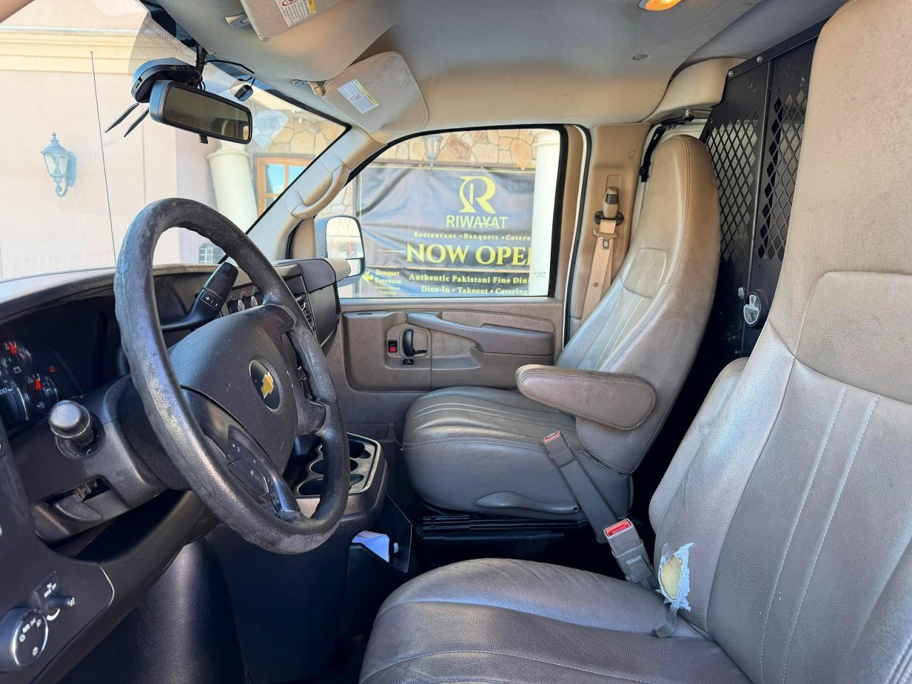 2015 Chevrolet Express G2500 - Фото 6