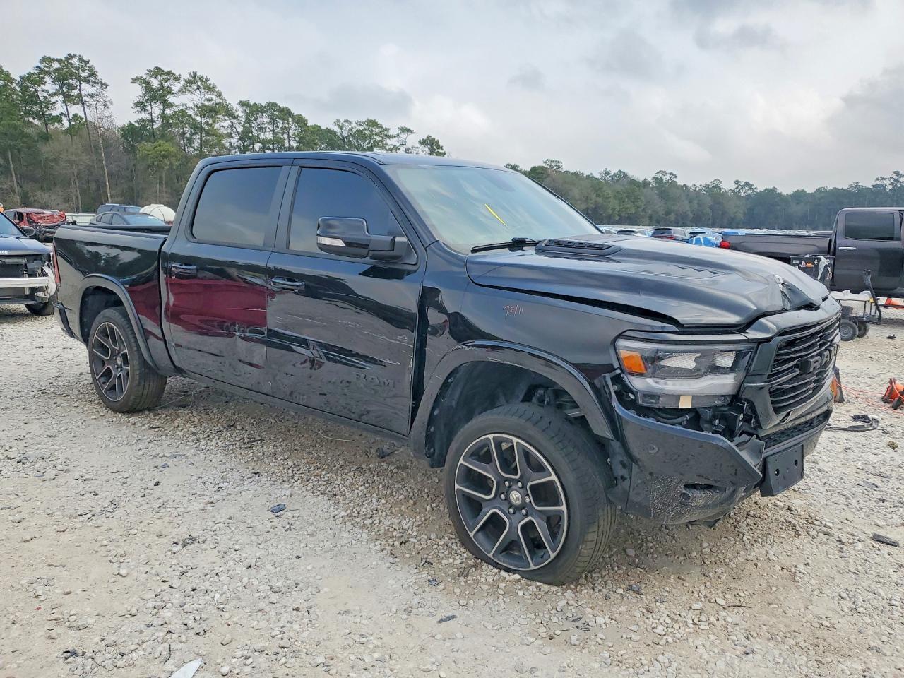 2019 Ram 1500 Laramie - Image 4