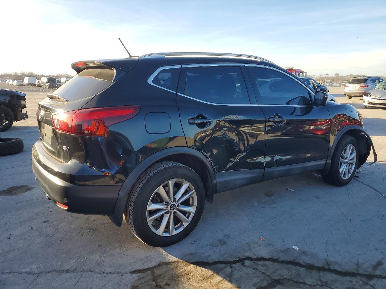 2019 Nissan Rogue Sport S - Фото 3