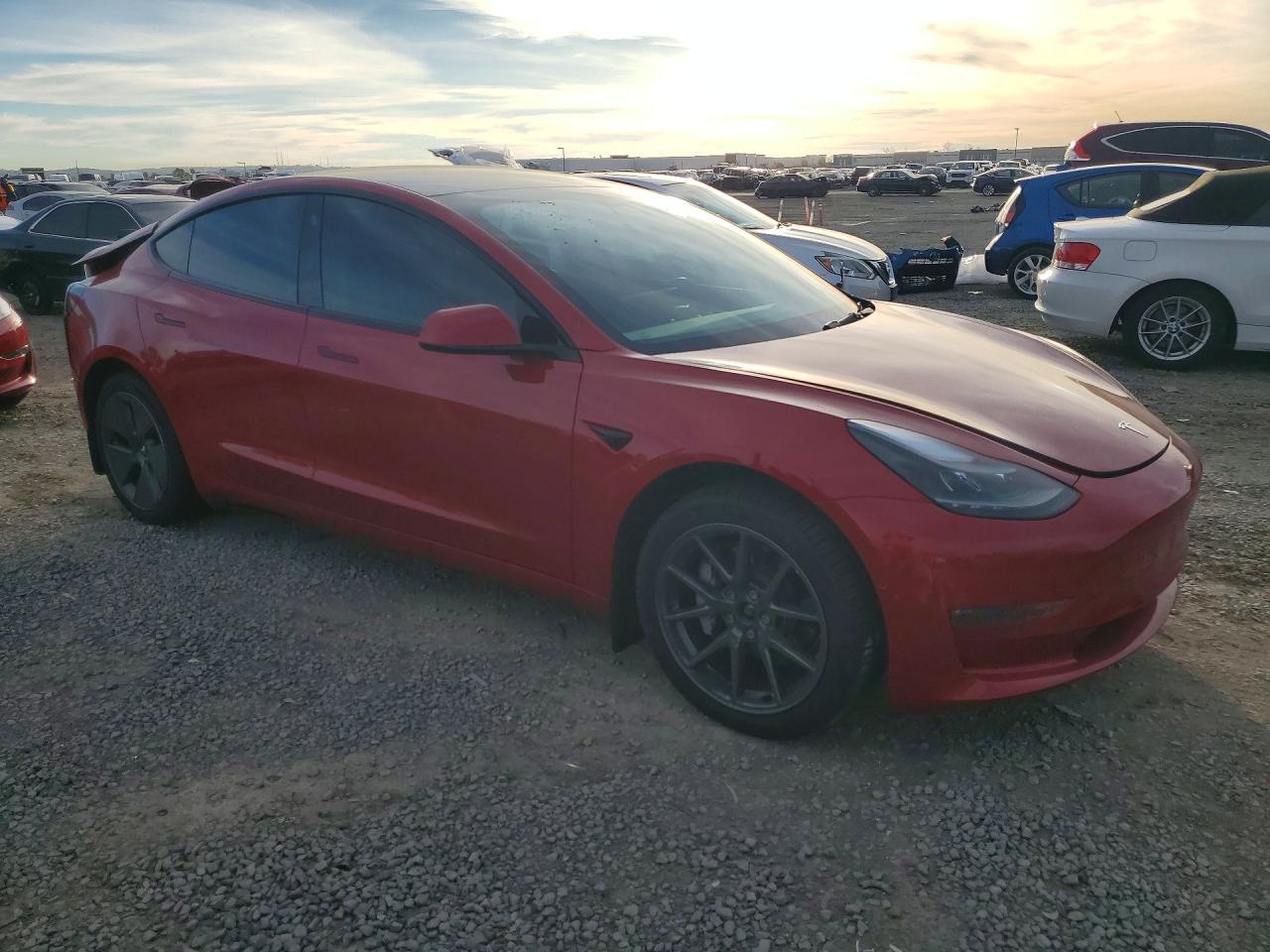 2022 Tesla Model 3 - Фото 4