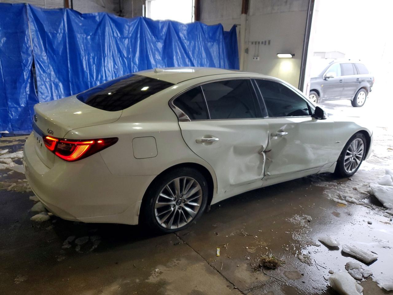 2018 Infiniti Q50 Luxe - Фото 3