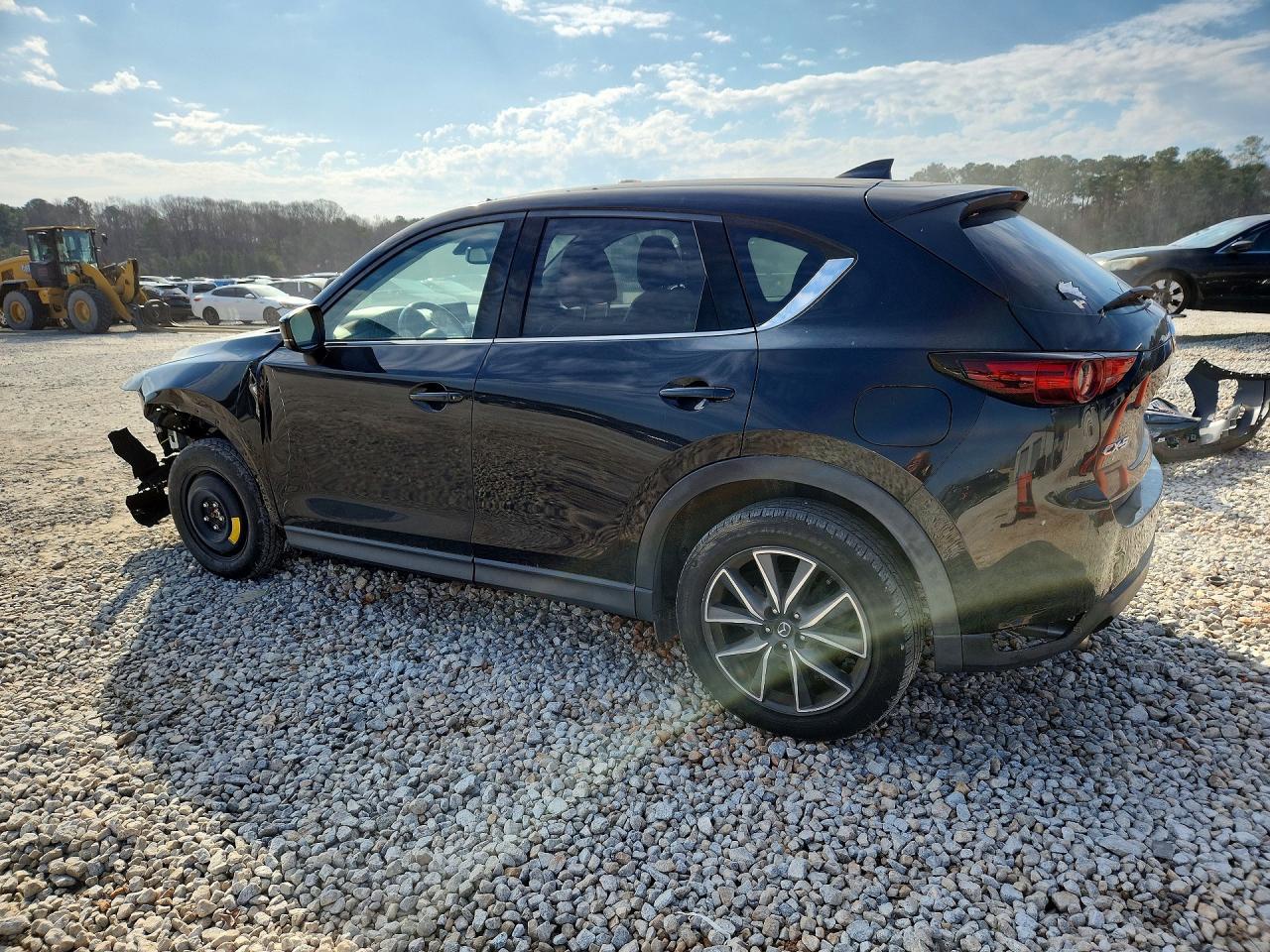 2017 Mazda Cx-5 Grand Touring - Image 2