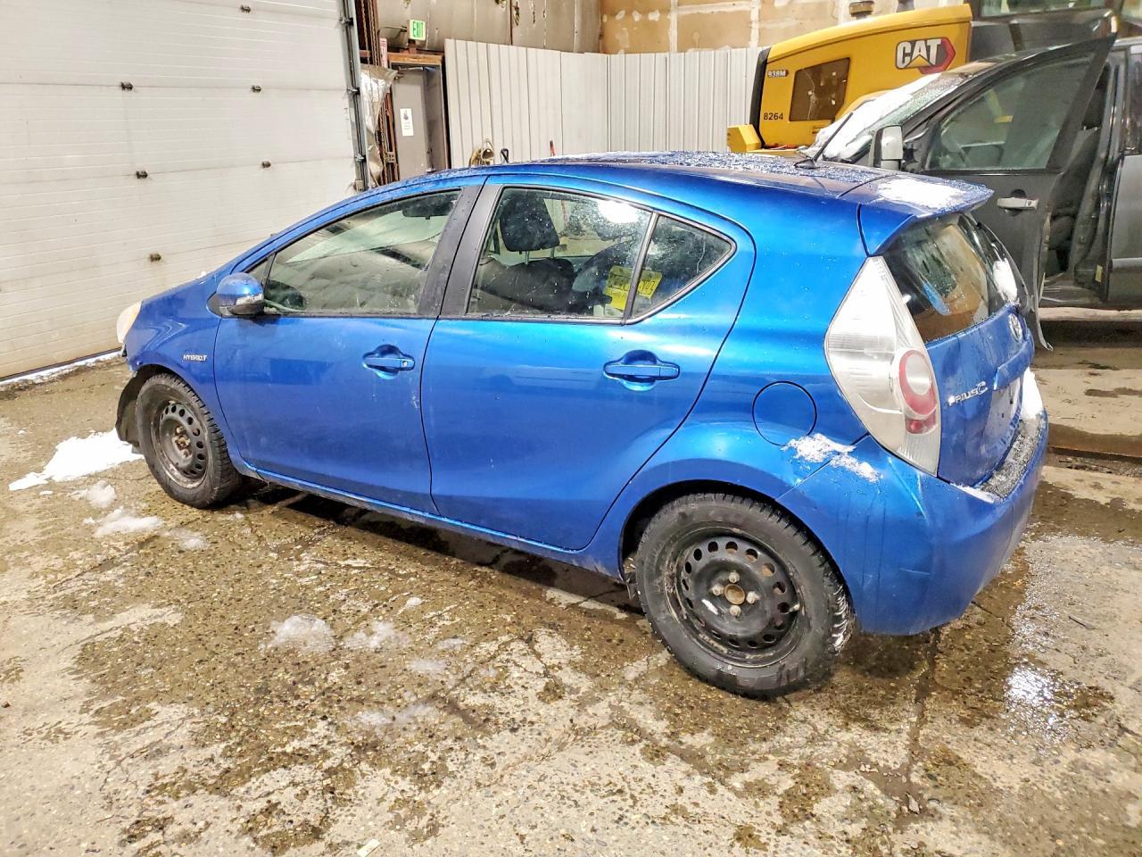 2014 Toyota Prius C - Фото 2