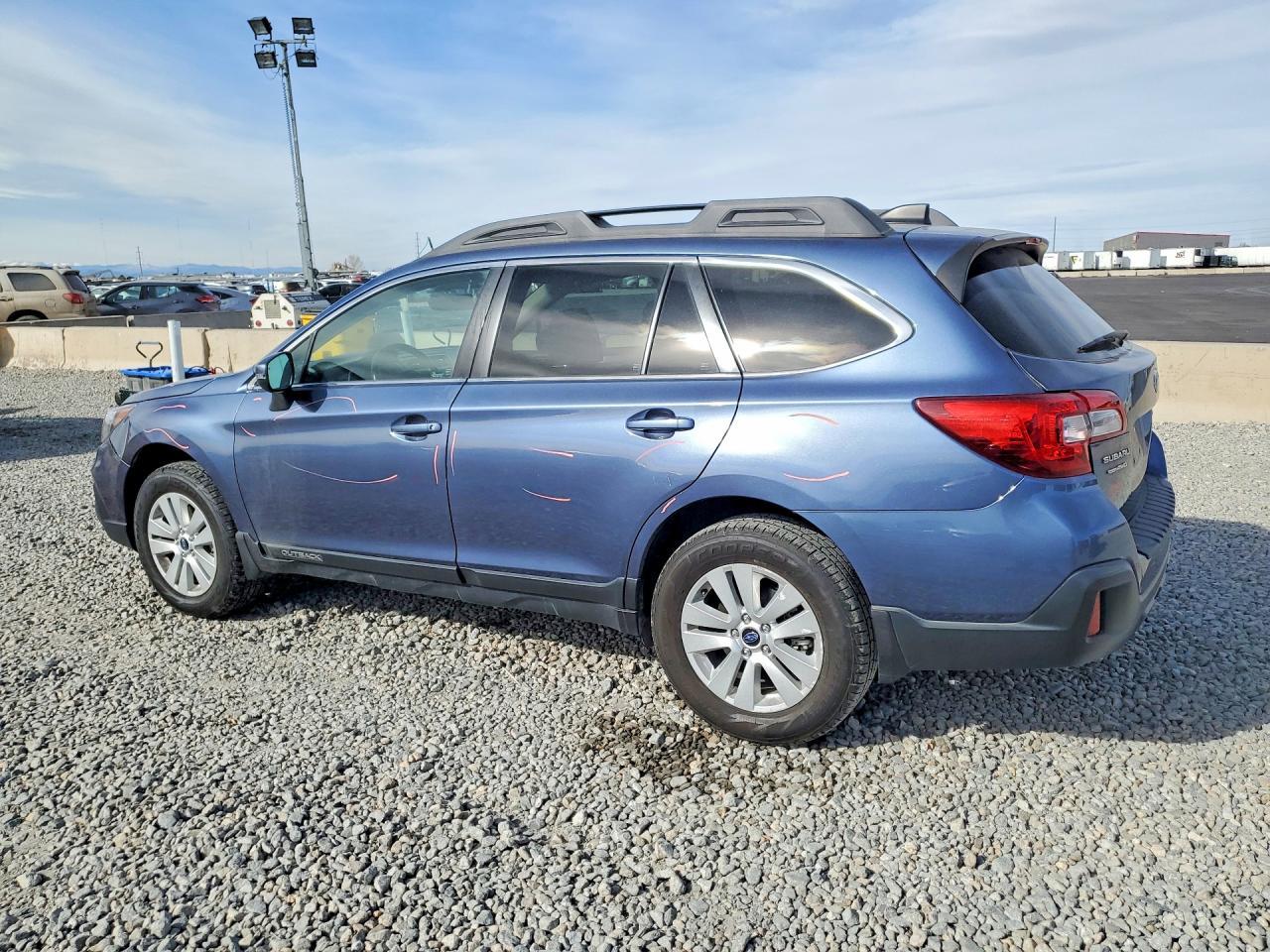 2018 Subaru Outback 2.5I Premium - Фото 2