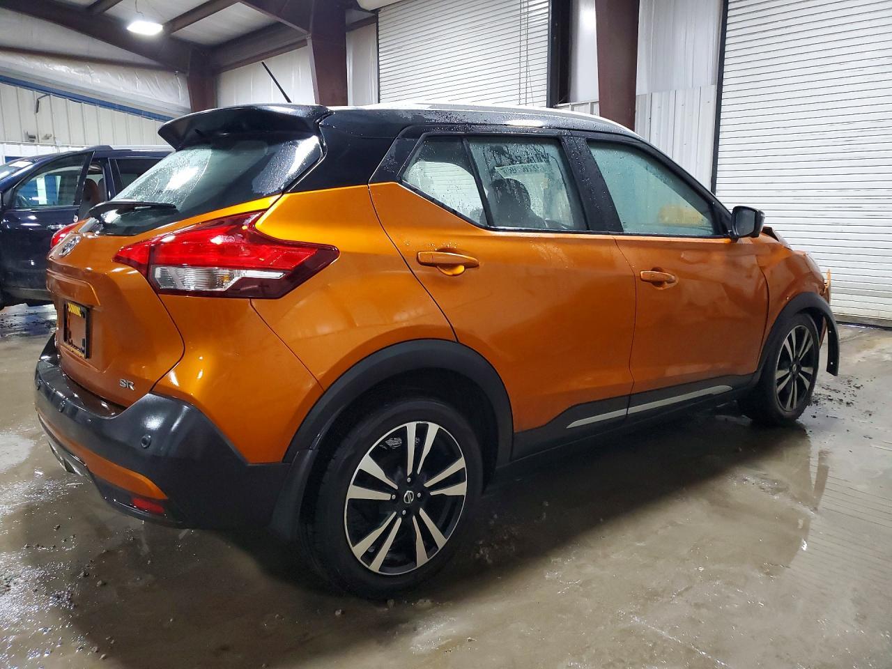 2020 Nissan Kicks Sr - Image 3