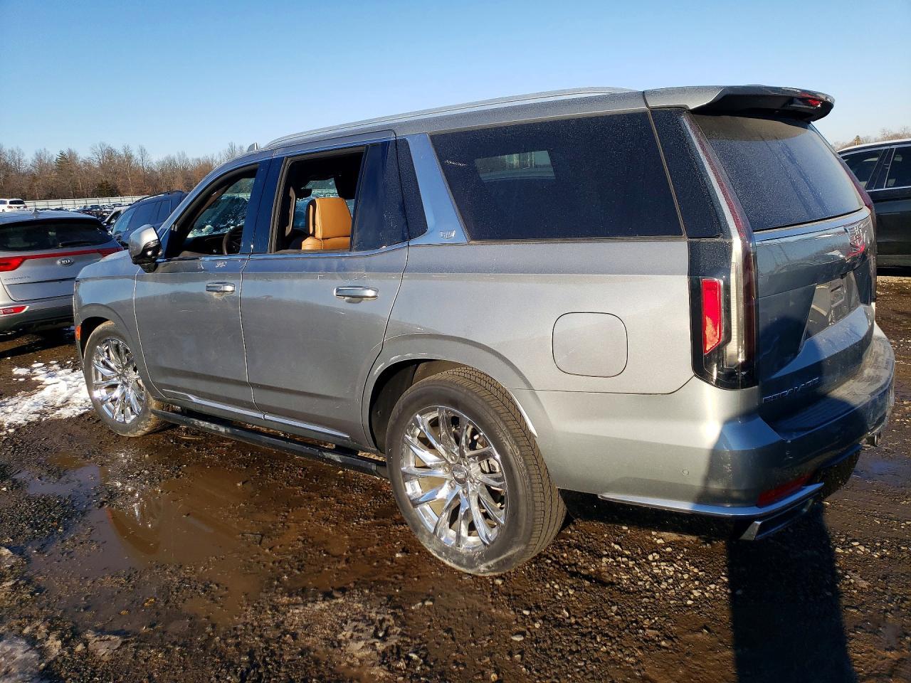 2023 Cadillac Escalade Premium Luxury - Image 2