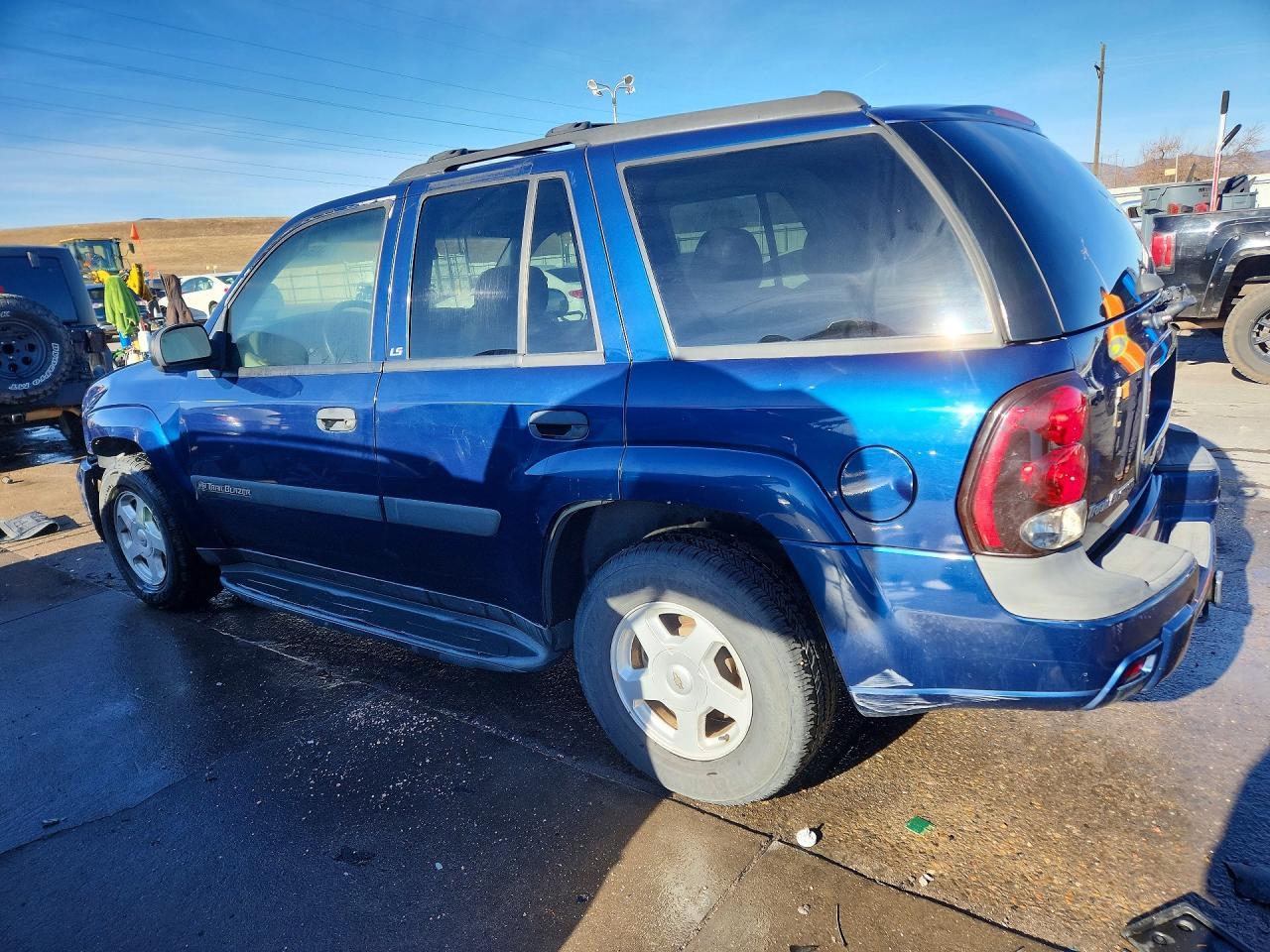 2003 Chevrolet Trailblazer - Image 2