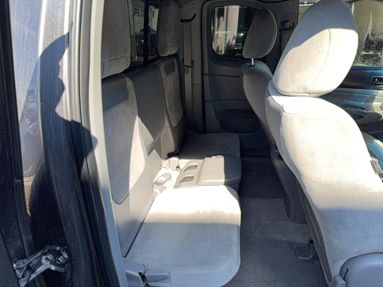 2011 Toyota Tacoma Access Cab - Image 6
