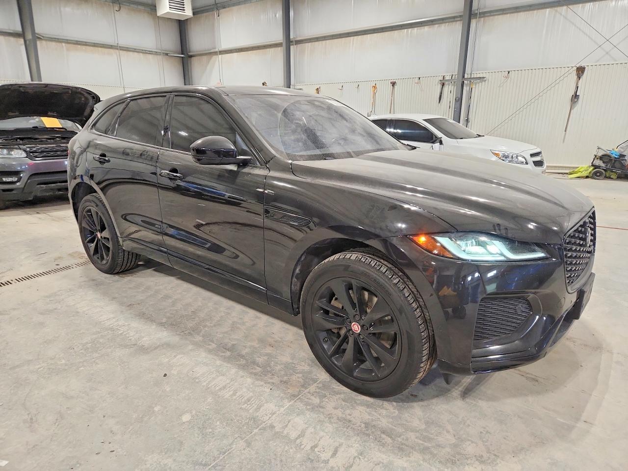 2021 Jaguar F-Pace R-Dynamic S - Фото 4