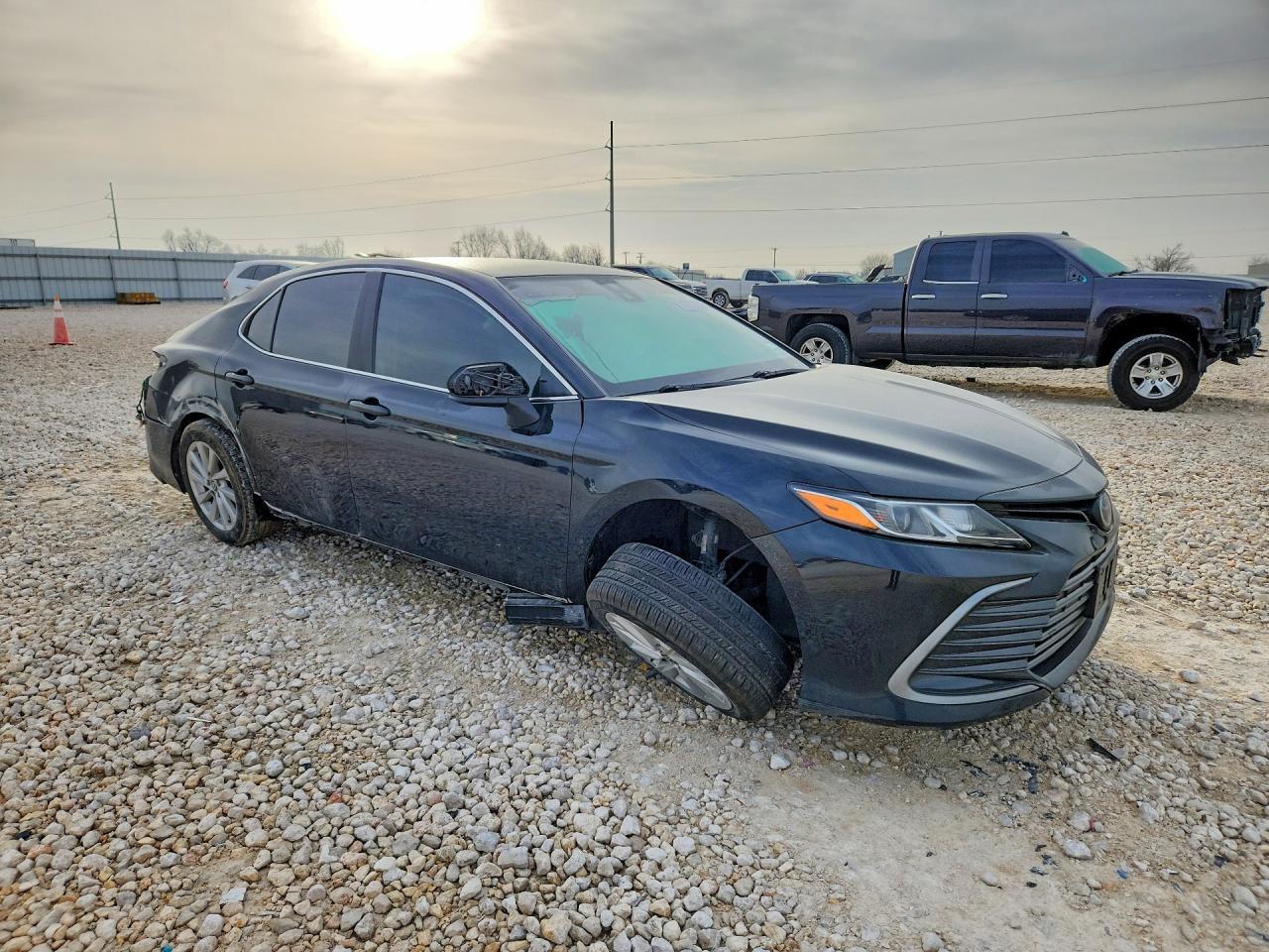 2022 Toyota Camry Le - Фото 4