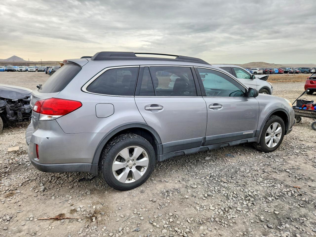 2010 Subaru Outback 2.5I Limited - Фото 3