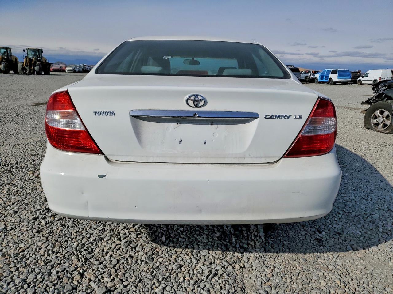 2005 Toyota Camry Le - Image 6