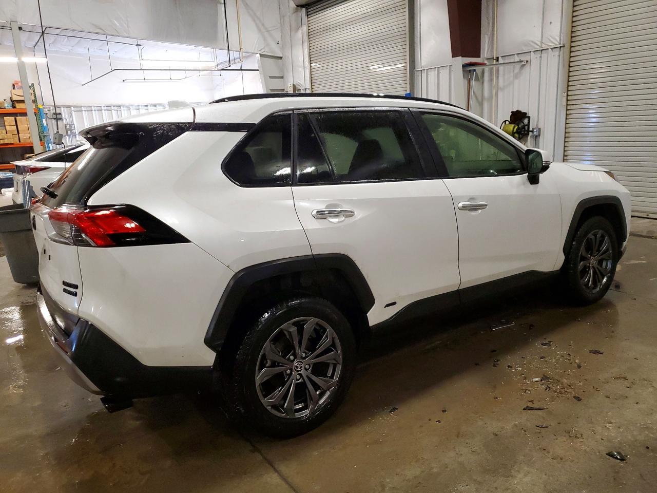 2024 Toyota Rav4 Limited - Фото 3