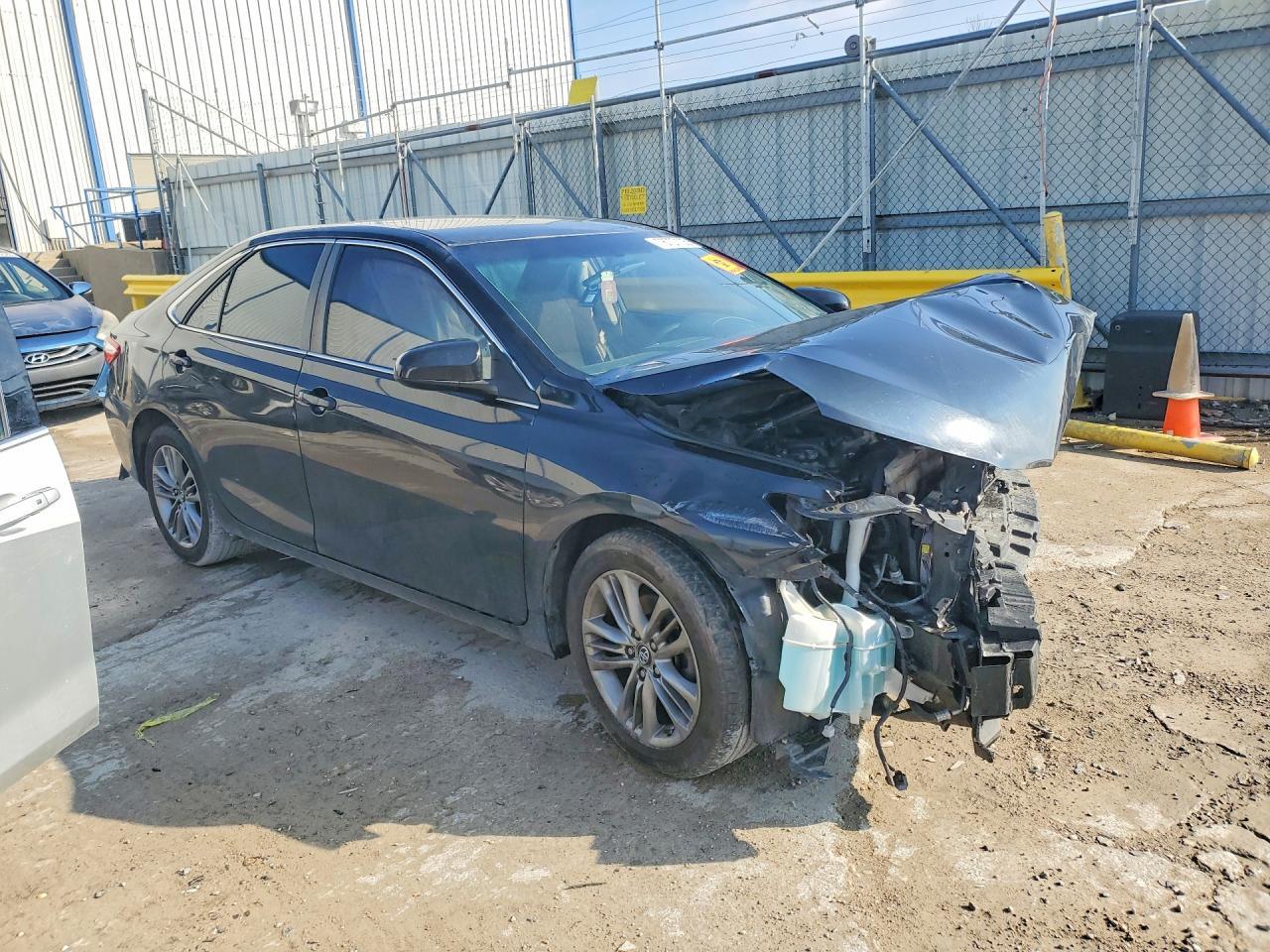 2017 Toyota Camry Se - Фото 4