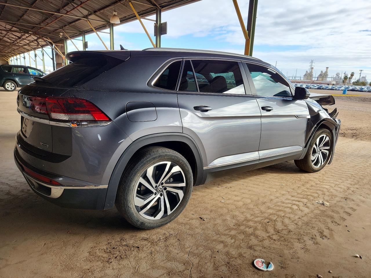 2022 Volkswagen Atlas Cross Sport Sel - Image 3