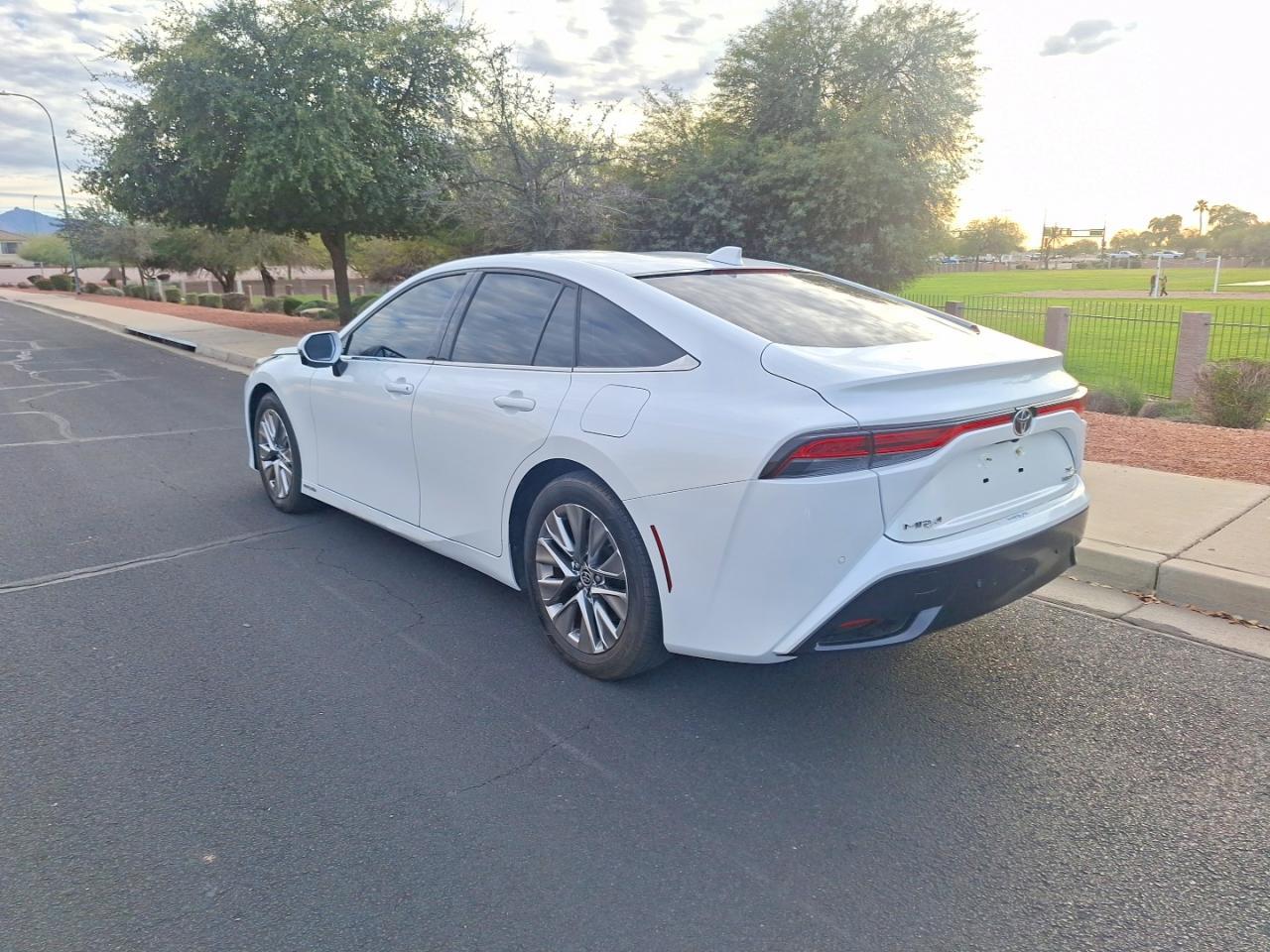 2023 Toyota Mirai Xle - Фото 3