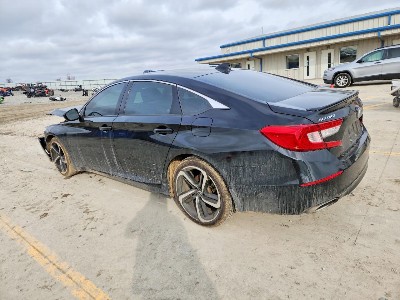 2022 Honda Accord Sport - Фото 2