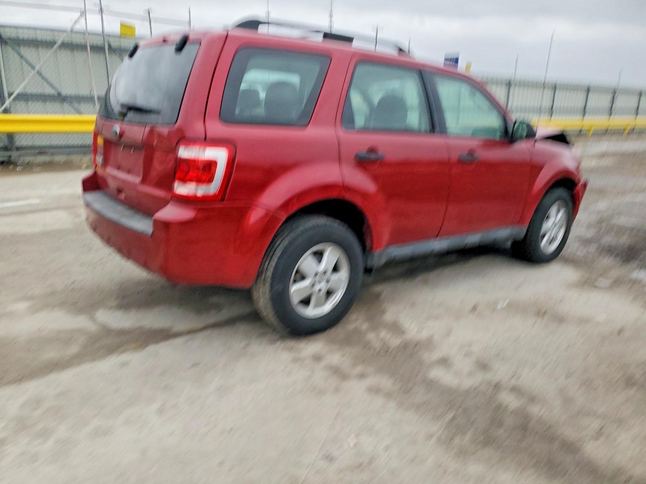 2011 Ford Escape Xls - Фото 3