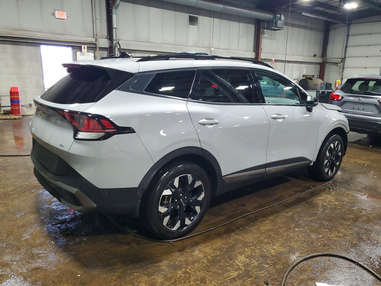 2023 Kia Sportage X Line - Image 3
