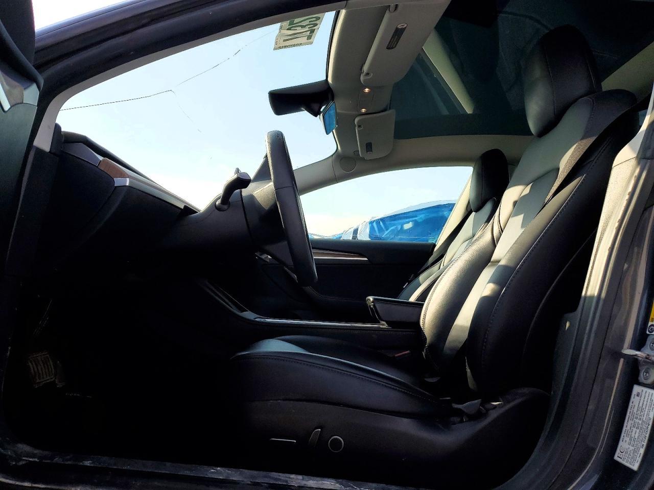 2023 Tesla Model 3 - Image 7