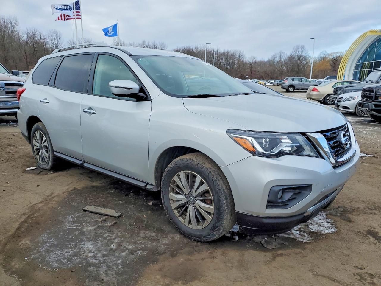 2019 Nissan Pathfinder S - Фото 4