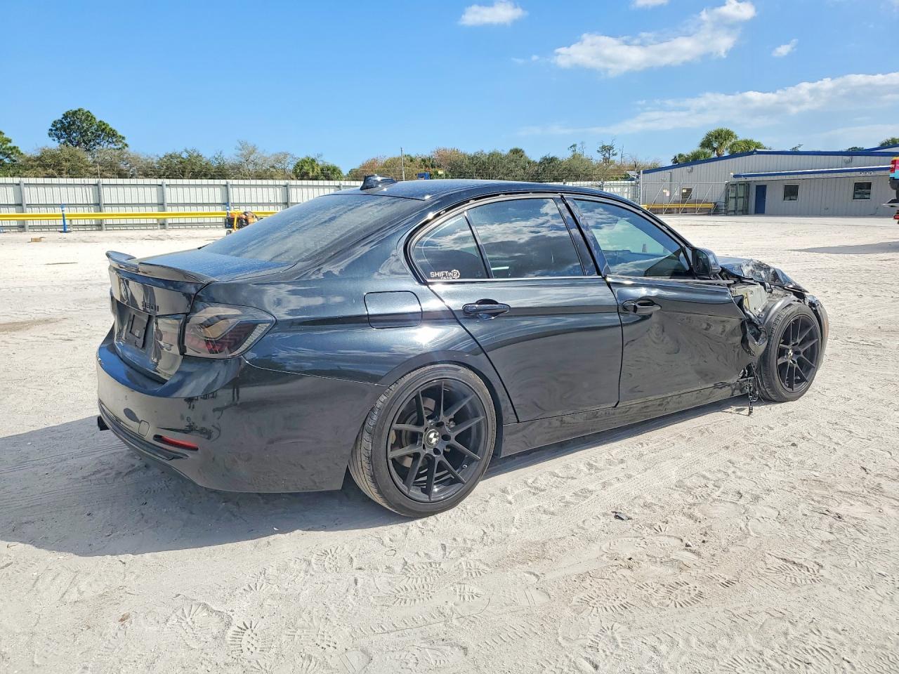 2017 BMW 330 I - Фото 3