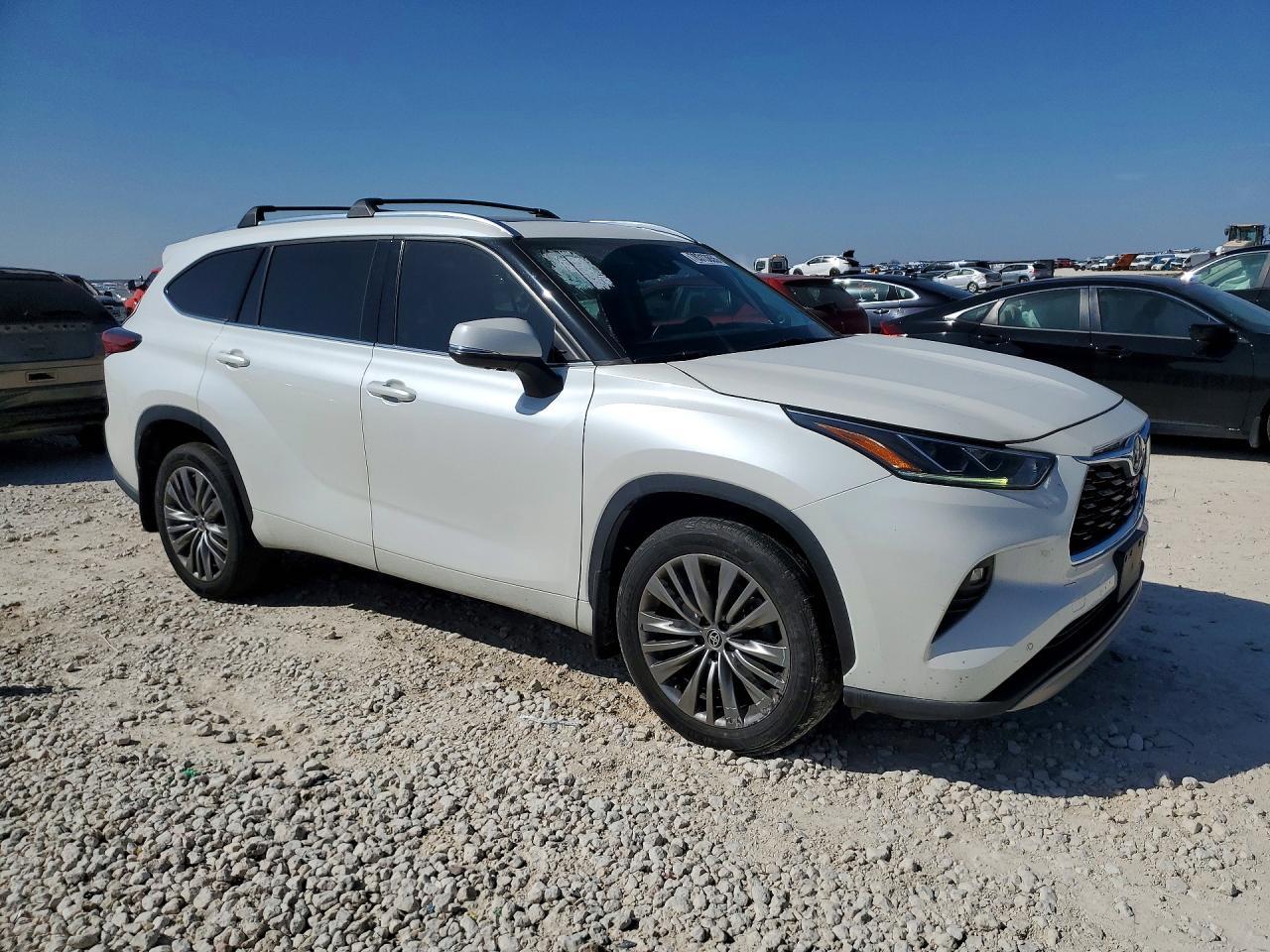 2021 Toyota Highlander Platinum - Фото 4