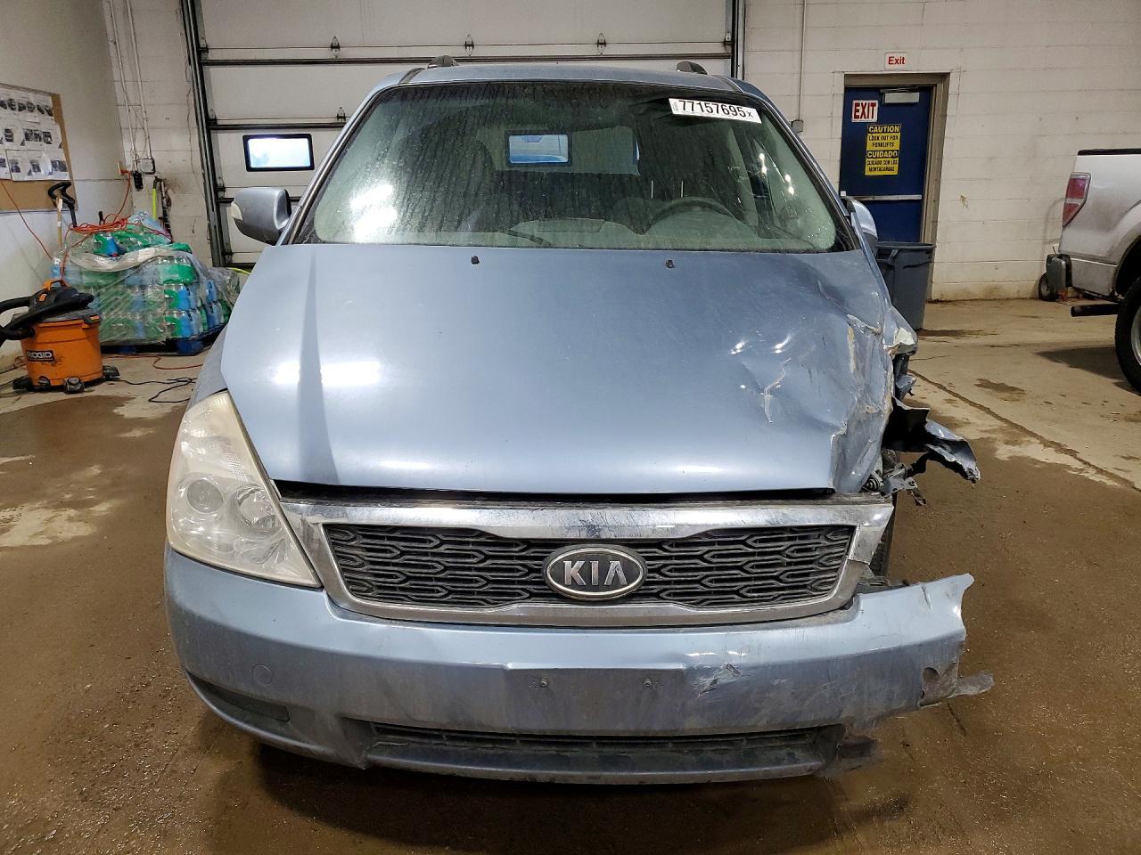 2012 Kia Sedona Lx - Фото 5
