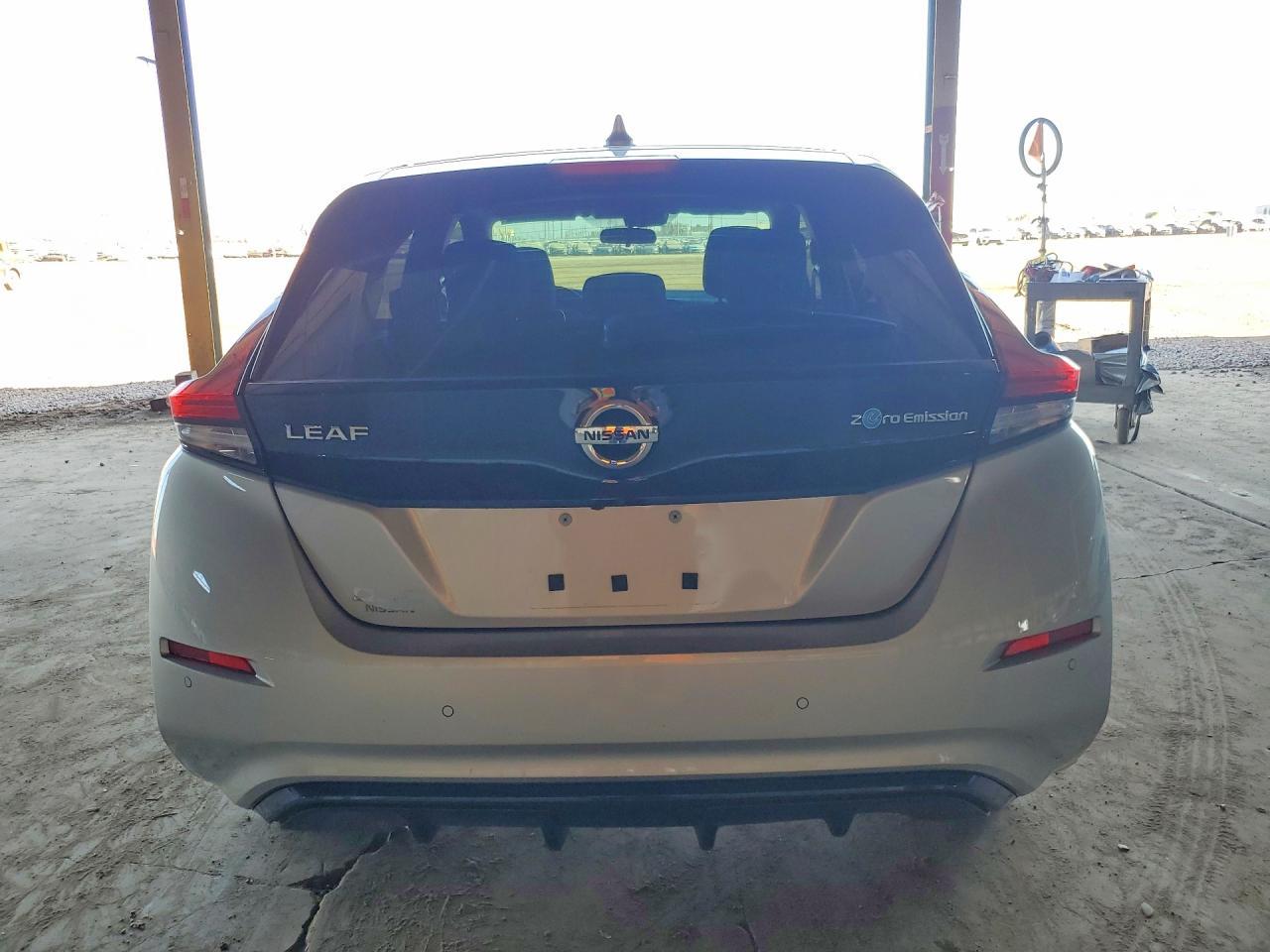 2022 Nissan Leaf S - Фото 6