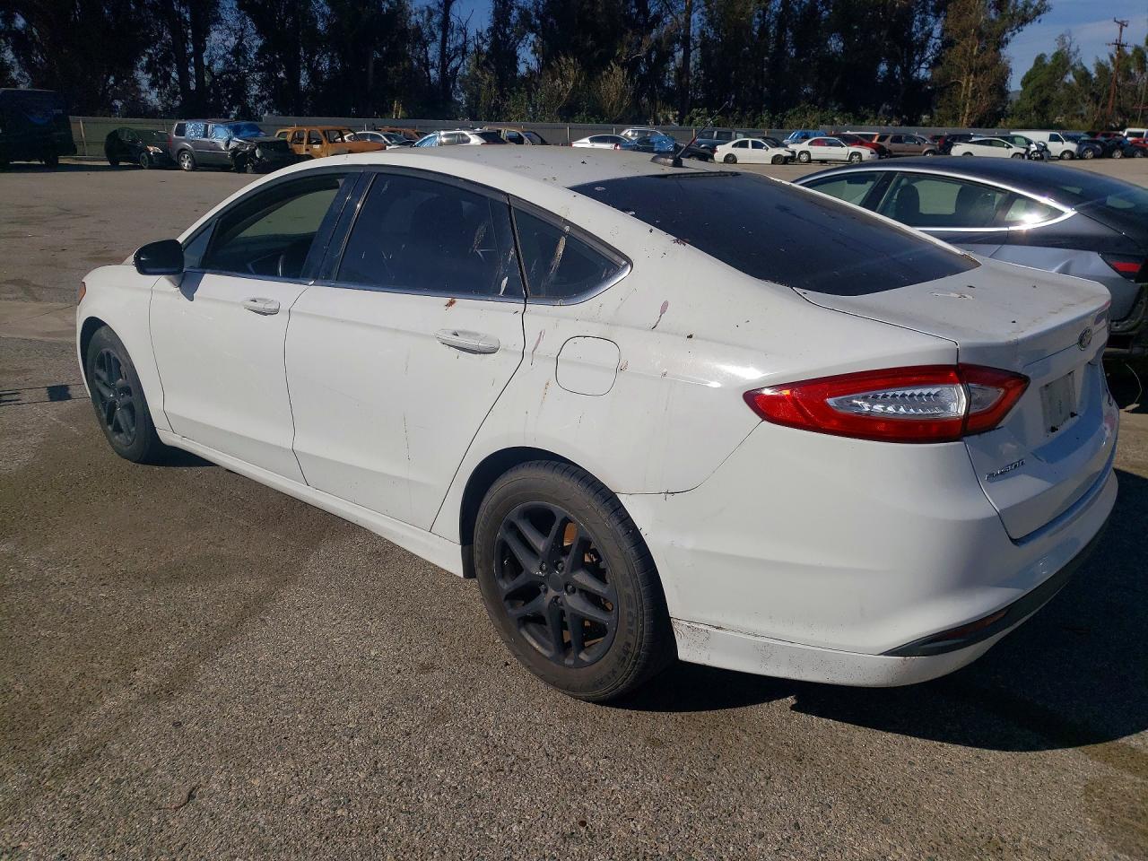 2016 Ford Fusion Se - Image 2