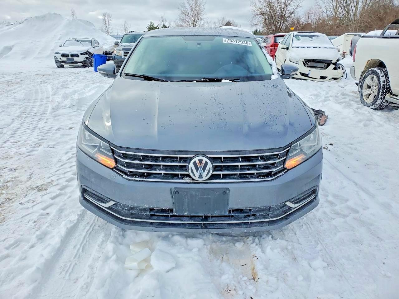 2018 Volkswagen Passat S - Фото 5